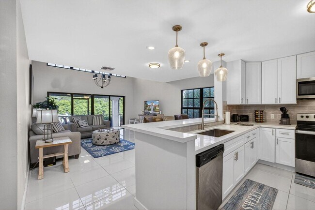 Building Photo - 2320 Treasure Isle Dr