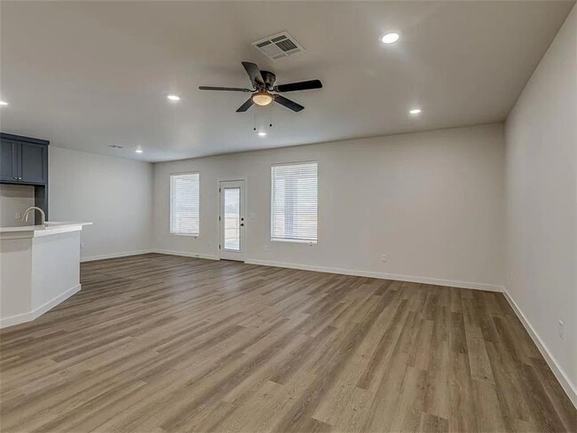 Building Photo - 8305 NW 163rd Ter