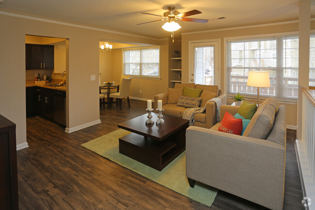 Interior Photo - Timberlawn Crescent