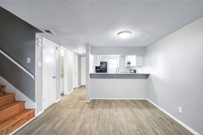 Building Photo - 11003 Mt Boracho Dr