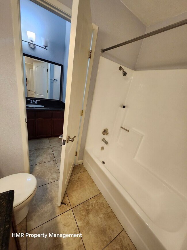 Building Photo - AVAILABLE NOW! Ontario Apt. in a gated community