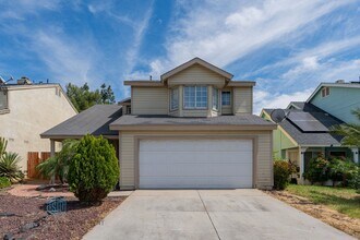 Building Photo - 4 Bed 3 Bath Single Family House with Large Backyard in Moreno Valley