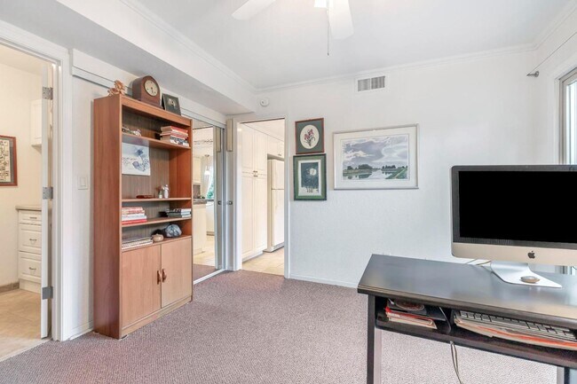 Building Photo - Recently updated spacious 3 bedroom 2.5 bath townhome available soon