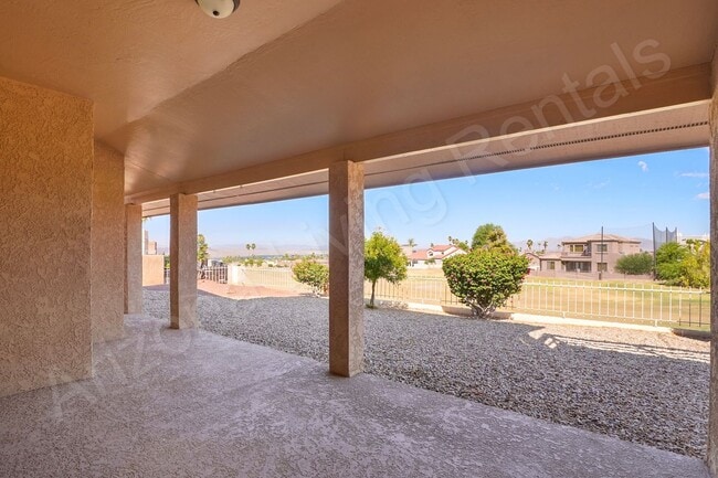 Building Photo - VIEWS ON THE GREEN WITH LARGE LOFT