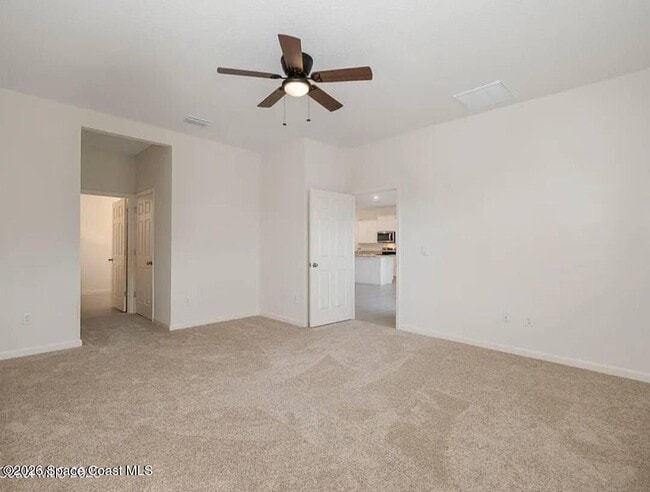 Building Photo - 463 Old Country Rd S E