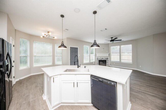 Building Photo - 14011 Cypress Falls Dr