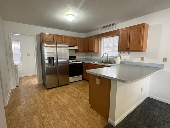 Building Photo - 109 E Pall Mall St