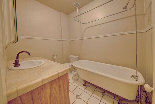 Building Photo - 734 E Peralta Wy