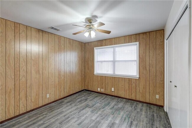 Building Photo - 12118 Black Angus Dr