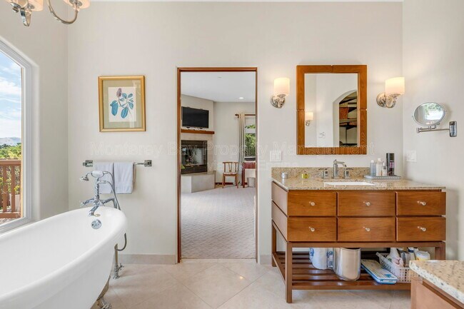 Building Photo - 287 Laureles Grade