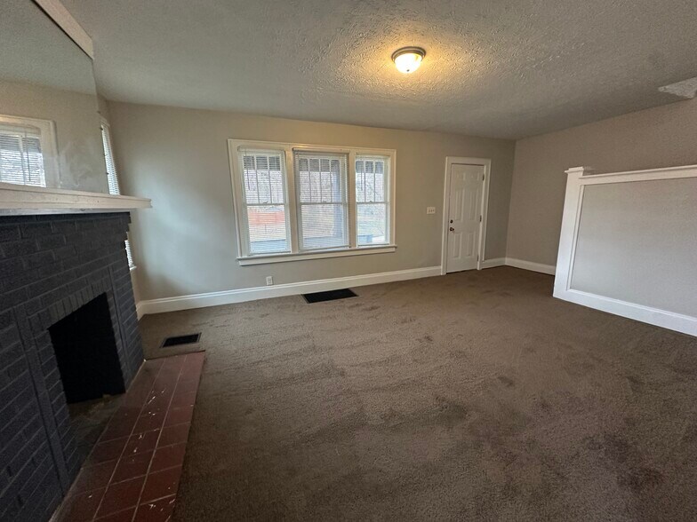 Building Photo - 707 Northview Ave