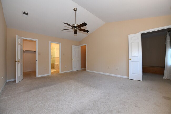 Building Photo - Gorgeous 4 BR 2+2 Baths Colonial - Finished Walk-Out Basement and Car Garage