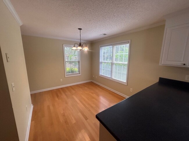 Building Photo - 208 Charles Towne Ct