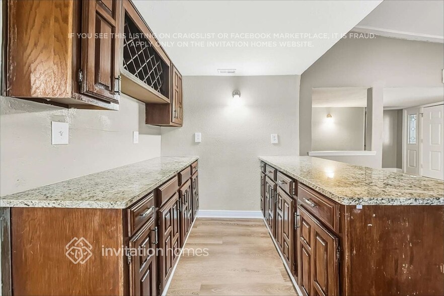 Building Photo - 1217 Lombardy Dr