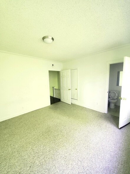 Bedroom1/Bathroom2 - 960 S Kingsley Dr