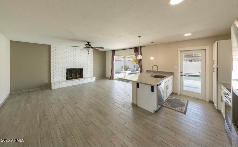 Building Photo - 1946 E Wesleyan Dr