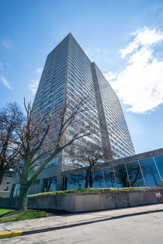 Building Photo - 4800 S Chicago Beach Dr