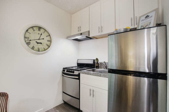 Building Photo - E Street Apartments