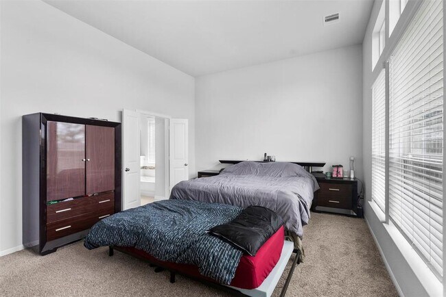 Building Photo - 2405 Bayrose Dr