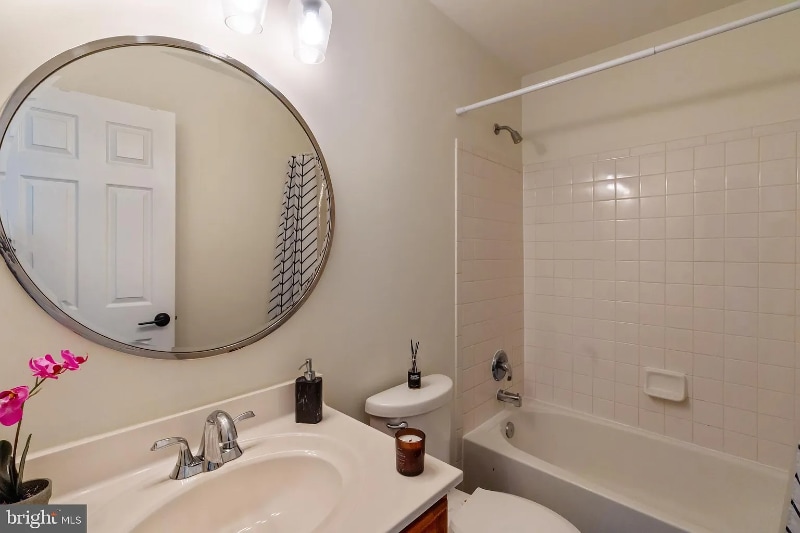 Building Photo - 10410 Pookey Way
