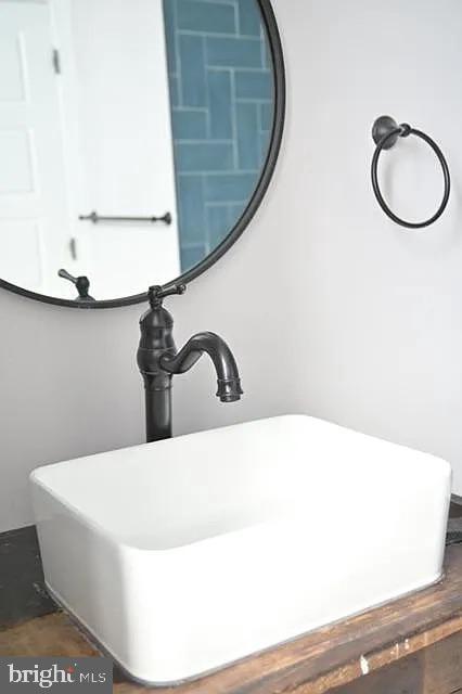 Building Photo - 4139 W Girard Ave