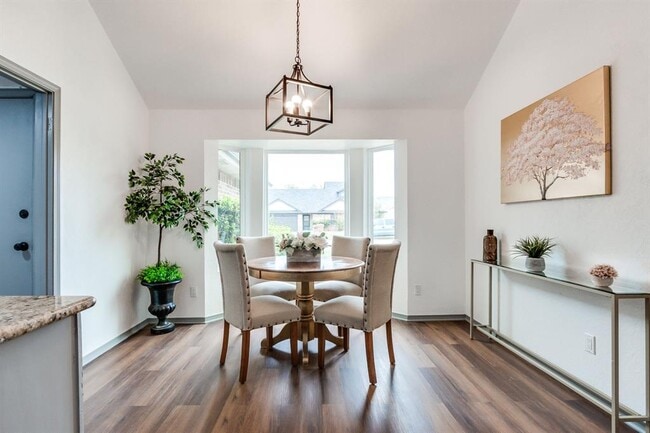 Building Photo - 8321 Breezewood Dr