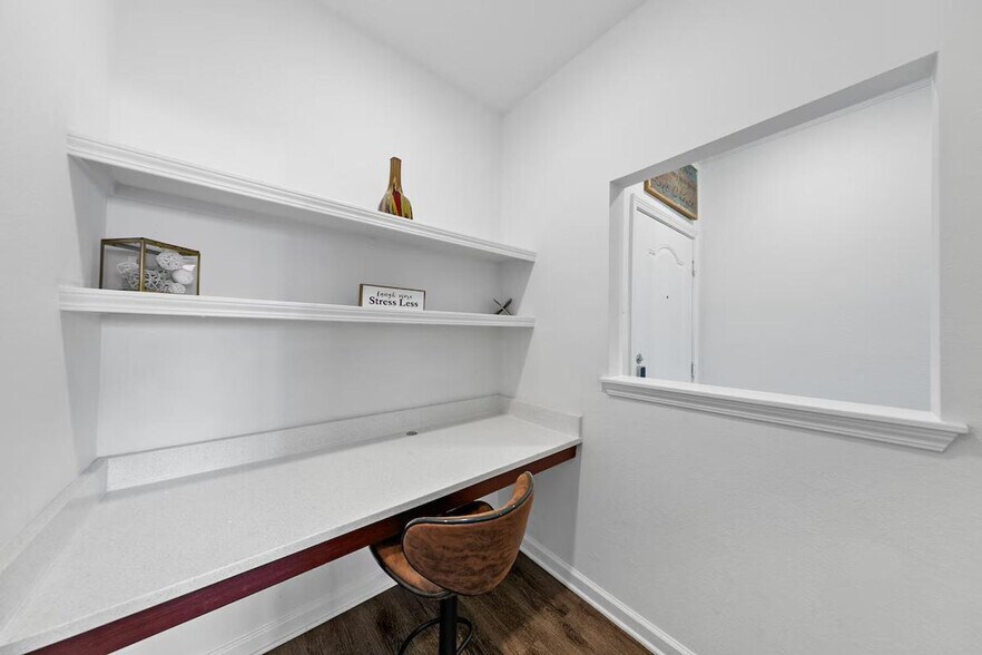 Building Photo - 4800 Seascape Way