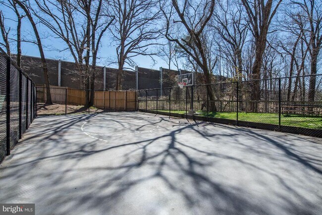 Building Photo - 3313 Wyndham Cir