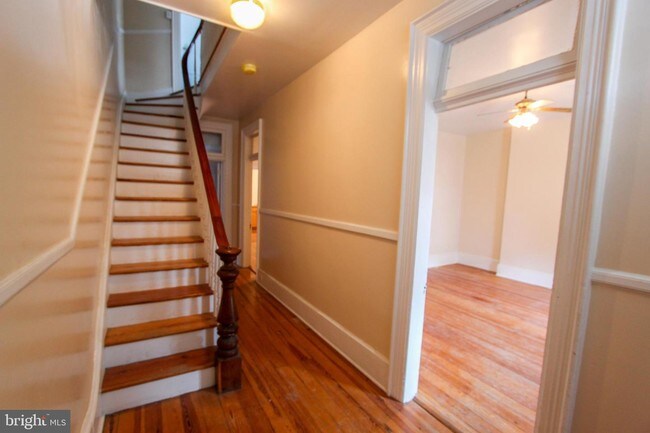 Building Photo - 315 W Martin St