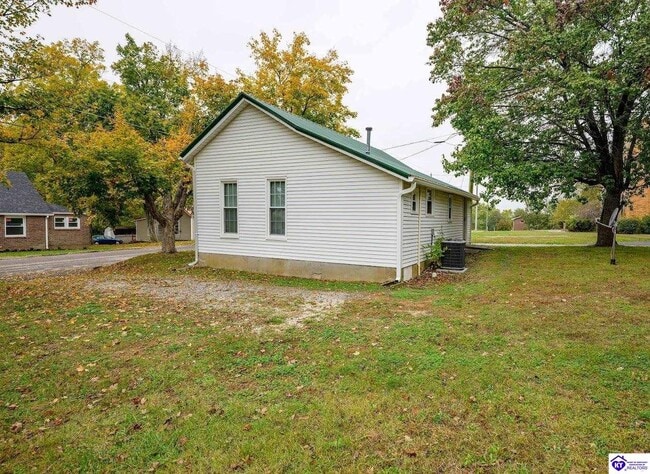 Building Photo - 203 W Warfield St