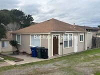 Building Photo - Wonderful unit in desireable location in Monterey