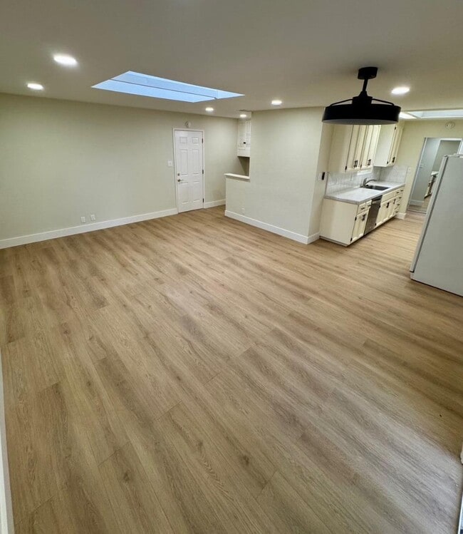 Building Photo - 1543 Willowbrook Dr