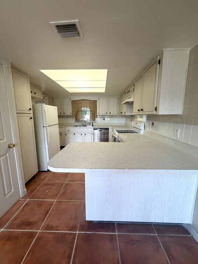 Building Photo - 7010 Ironwood Dr