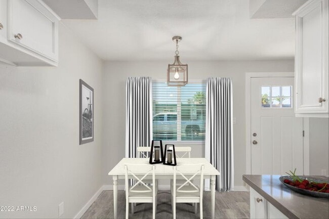 Building Photo - TERRIFIC 2 BEDROOMS 1 BATH SINGLE LEVEL UNIT FOR LEASE $300 MOVE IN SPECIAL