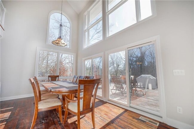 Building Photo - 5997 Warpath Rd