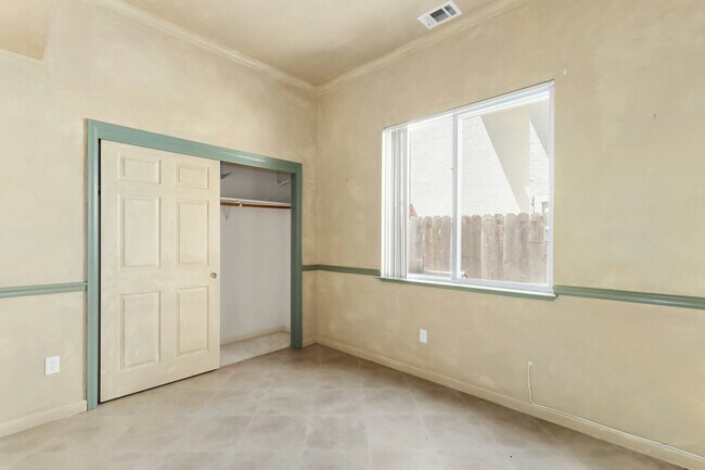 Building Photo - 2932 Prado Ln