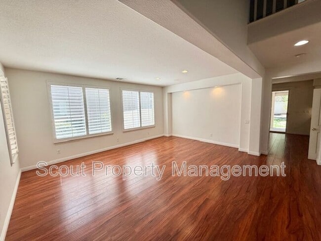 Building Photo - 39877 Worthington Pl