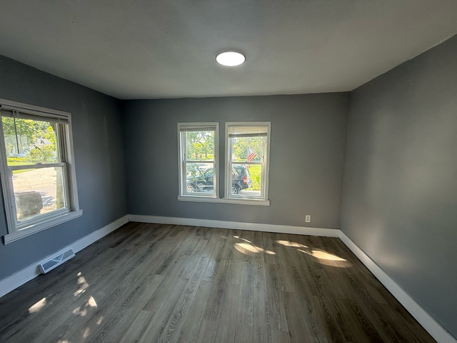 Building Photo - 307 Welch Rd
