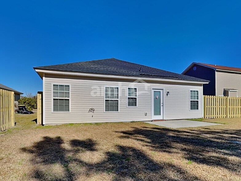 Building Photo - 116 Archwood Dr