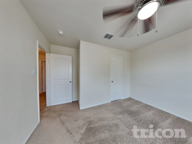 Building Photo - 5632 McClelland St