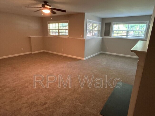 Building Photo - 1100 Kirkeenan Cir