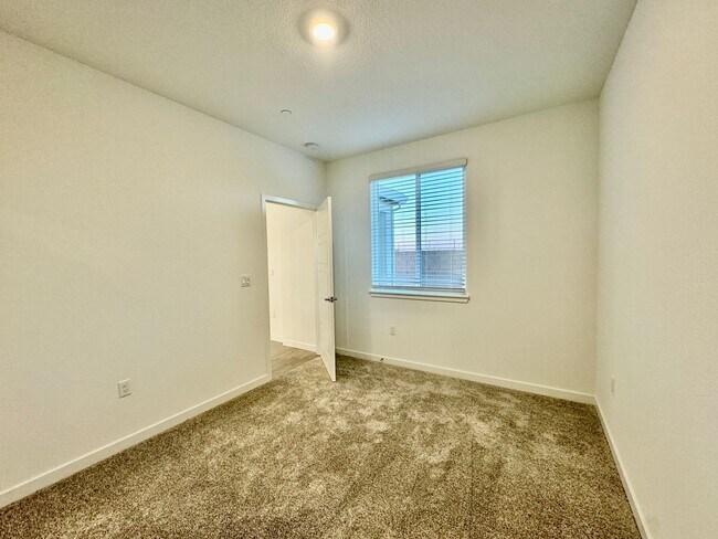 Building Photo - 243 Dock Cir
