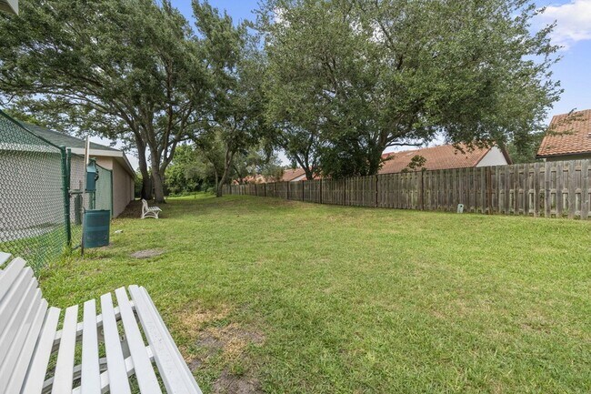 Building Photo - 7667 N Wickham Rd