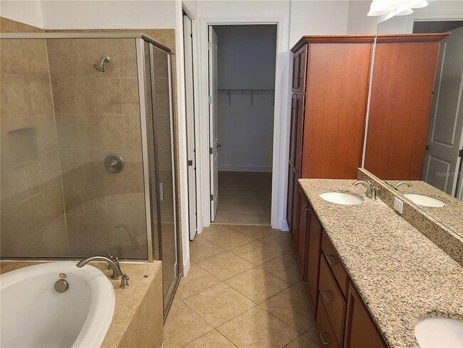 Building Photo - 13825 Benavente Ave