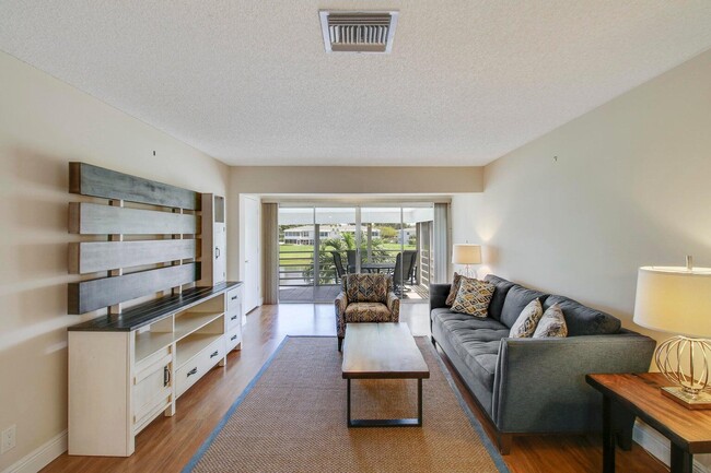 Building Photo - 2730 SW 13th St