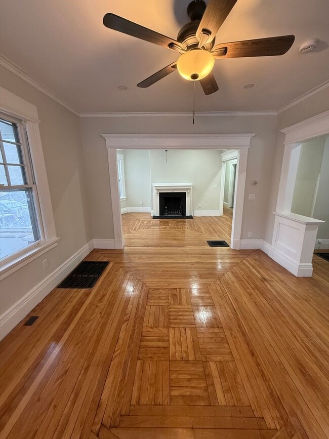 Building Photo - 82-84 Oxford Street