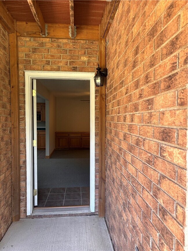 Building Photo - 15262 Shipe Rd