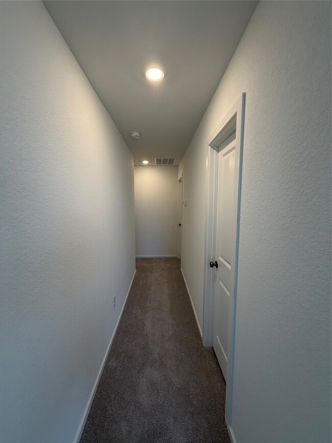 Building Photo - 16718 Old Wagon Wy