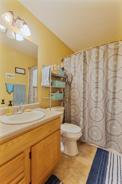 Building Photo - 15321 Amy Plaza