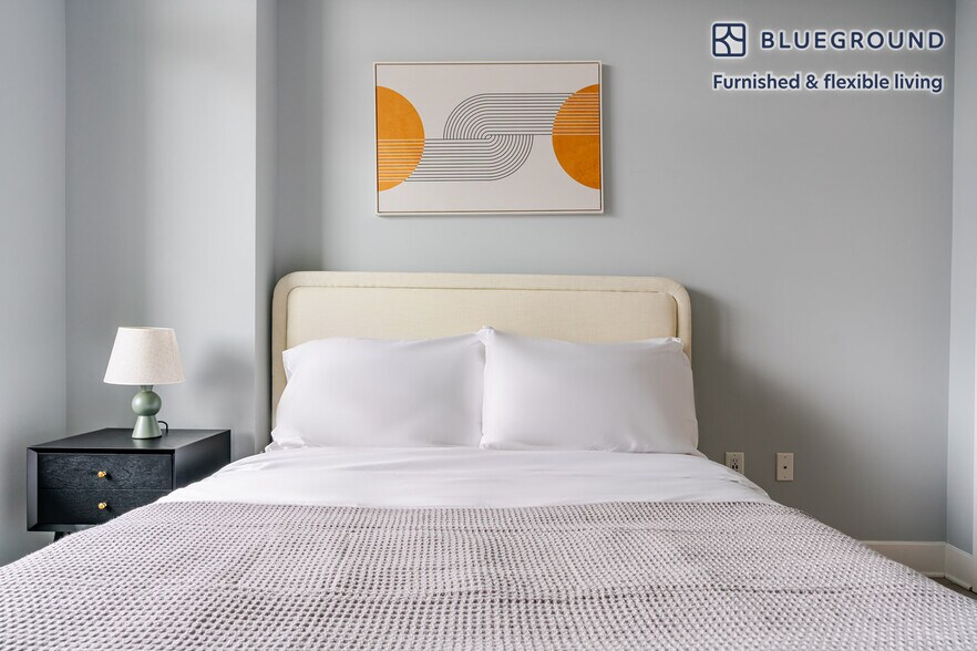 Building Photo - 4850 Rugby Ave